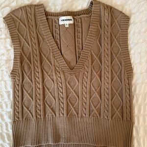 VIGOSS Cable-Knit Sweater Vest